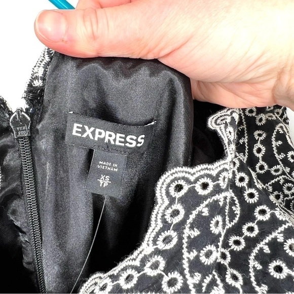 Express Boho Western Embroidered Eyelet Scallop Short Sleeve Romper Size XS - Picture 9 of 16